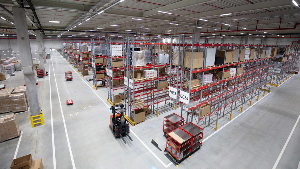 Würth setzt seit 2020 auf das intelligente Transportleitsystem SYNCROTESS von INFORM.