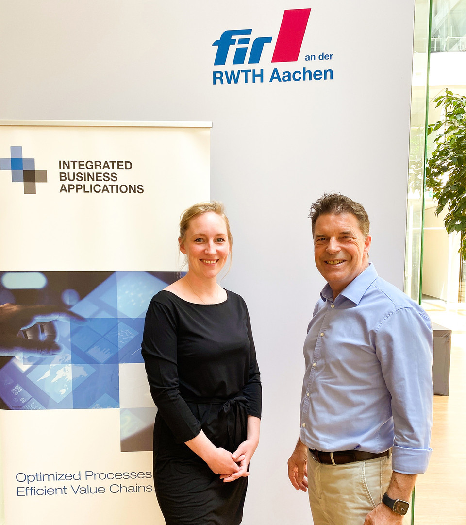 Katharina Berwing, Wissenschaftlerin am FIR und Leiterin des Centers Integrated Business Applications und Stefan Witwicki, Bereichsleiter Inventory & Supply Chain bei INFORM 