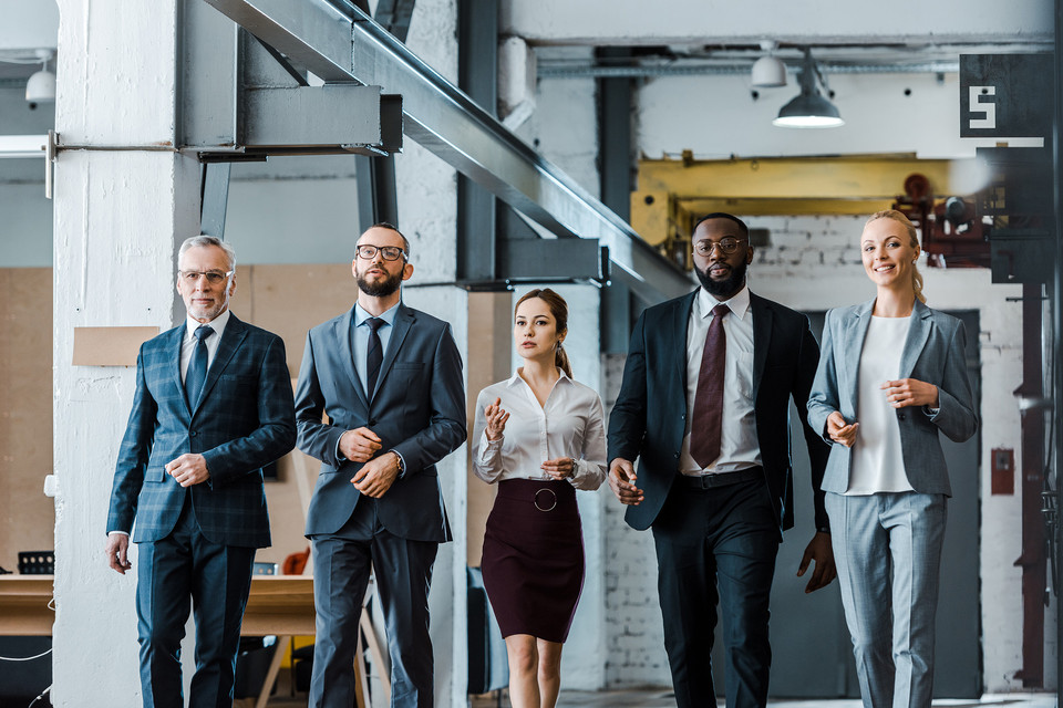Group of 5 business people