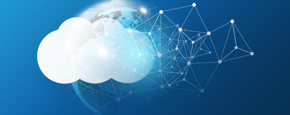 Globus mit Cloud-Icon und digitalem Netzwerk auf blauem Hintergrund, symbolisiert globale Cloud-Technologie und Vernetzung.