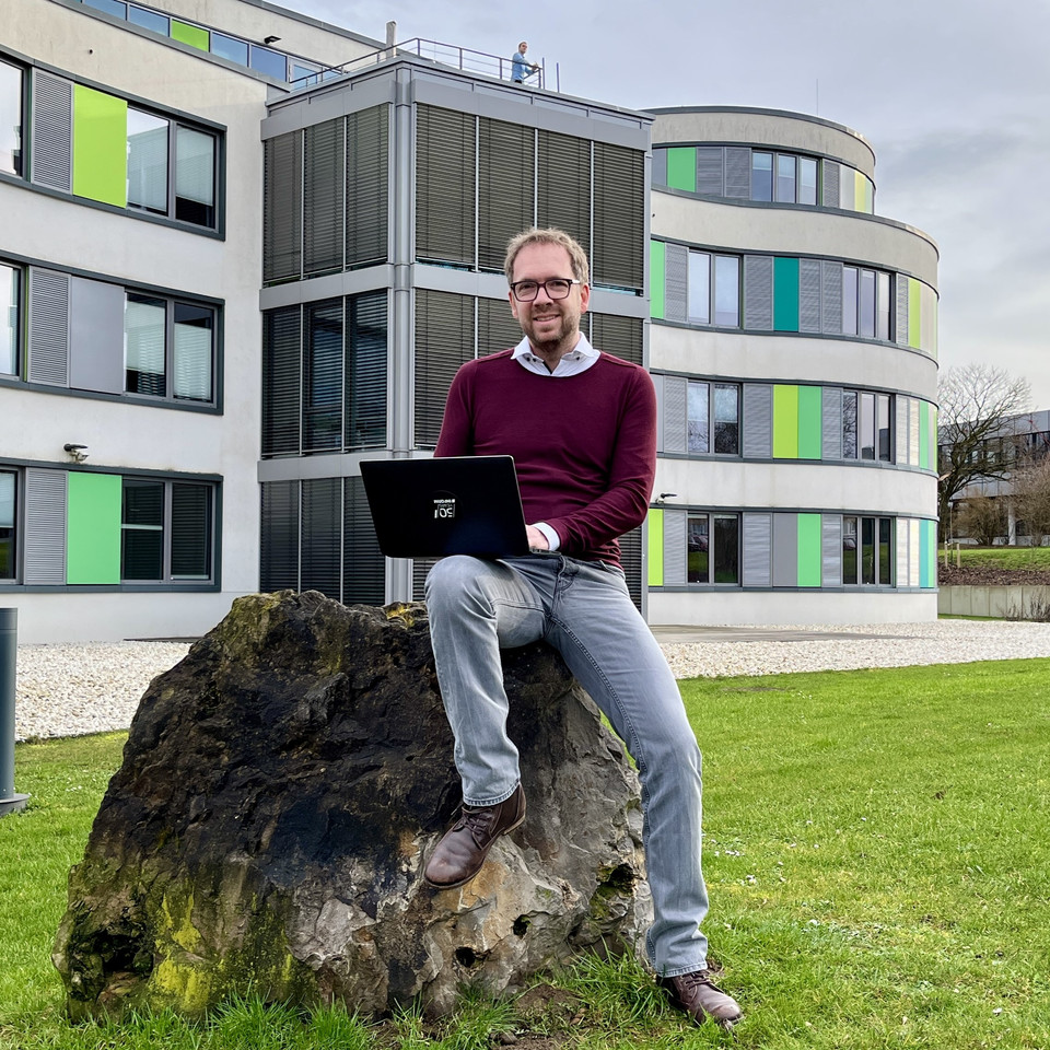 Dr. Lars Lambrecht