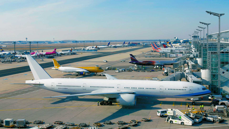 Airport Gates and Stands
