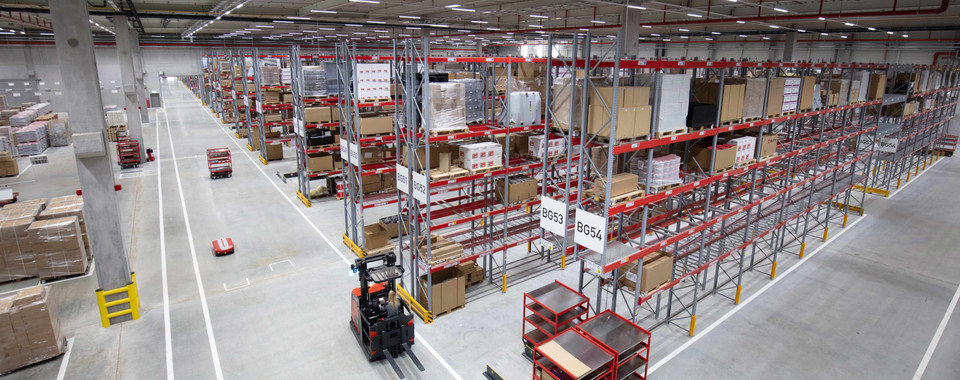 Würth setzt seit 2020 auf das intelligente Transportleitsystem SYNCROTESS von INFORM.